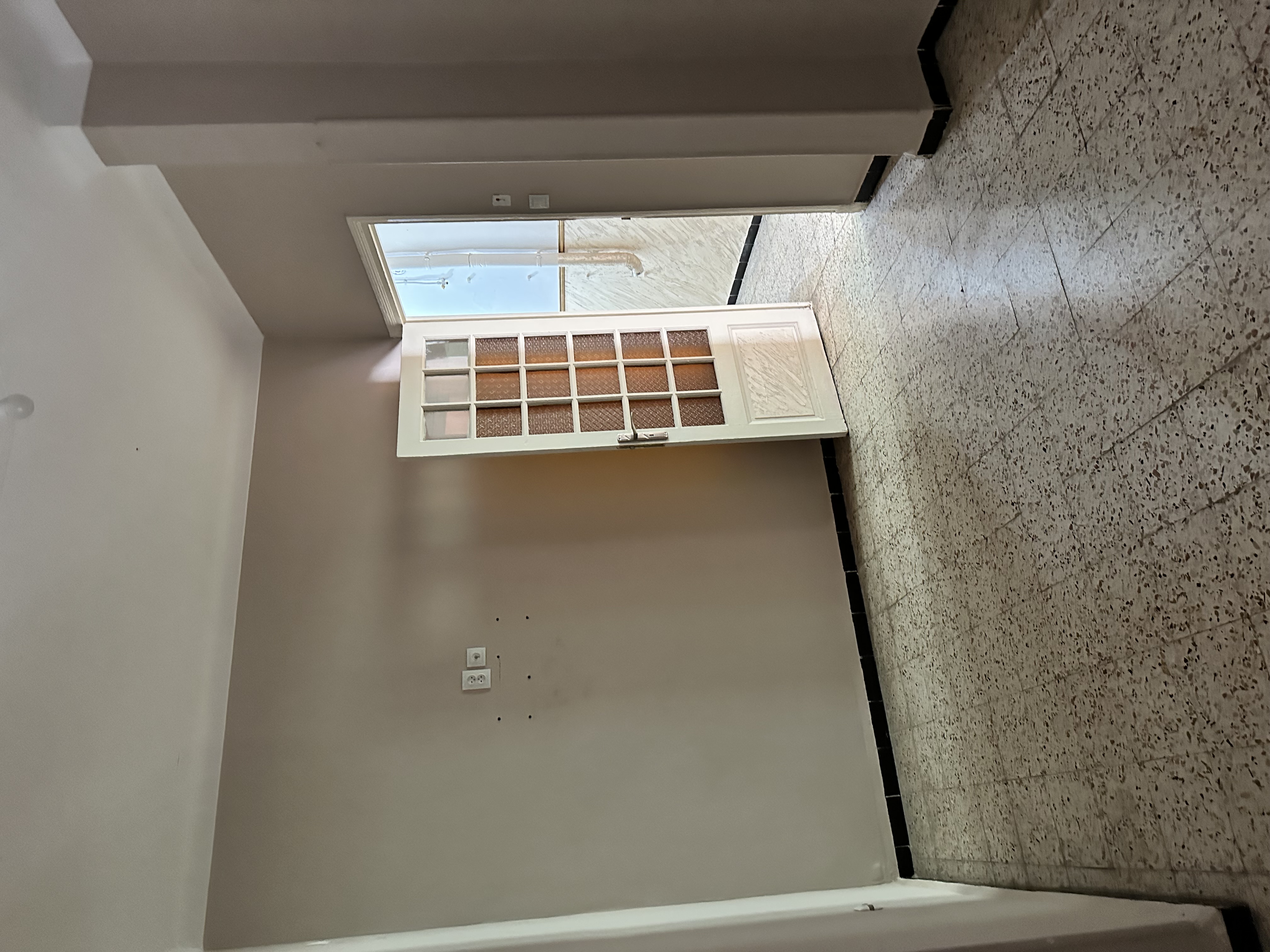 Alger&nbsp;Sidi Mhamed&nbsp;Vente&nbsp;Appart. 4 pi�ces&nbsp;Apparemment