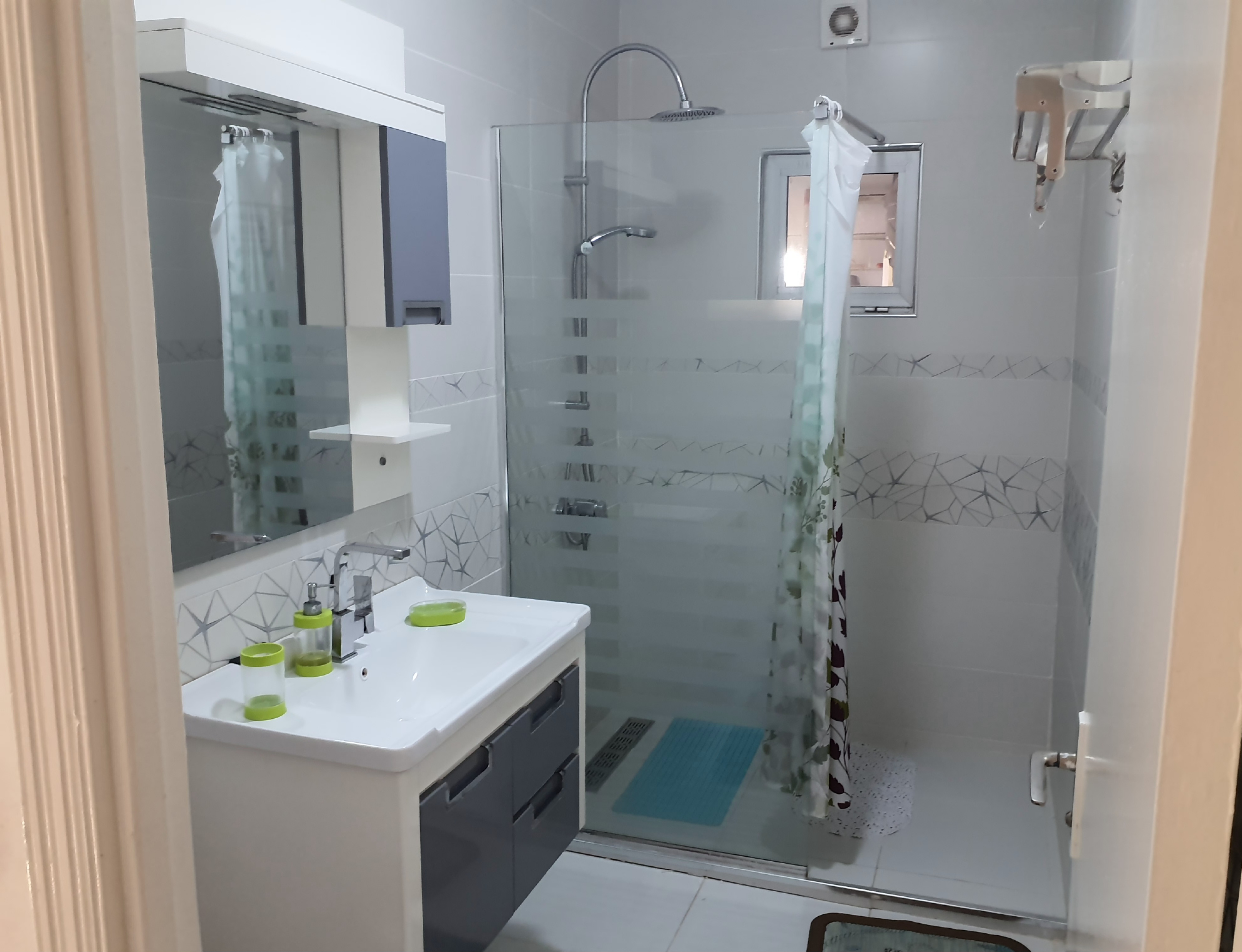 Oran&nbsp;Oran&nbsp;Vente&nbsp;Appart. 3 pi�ces&nbsp;Vends f3 vue sur mer sans vis � vis